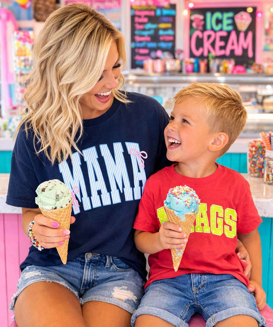 blue stripe mama tee model image