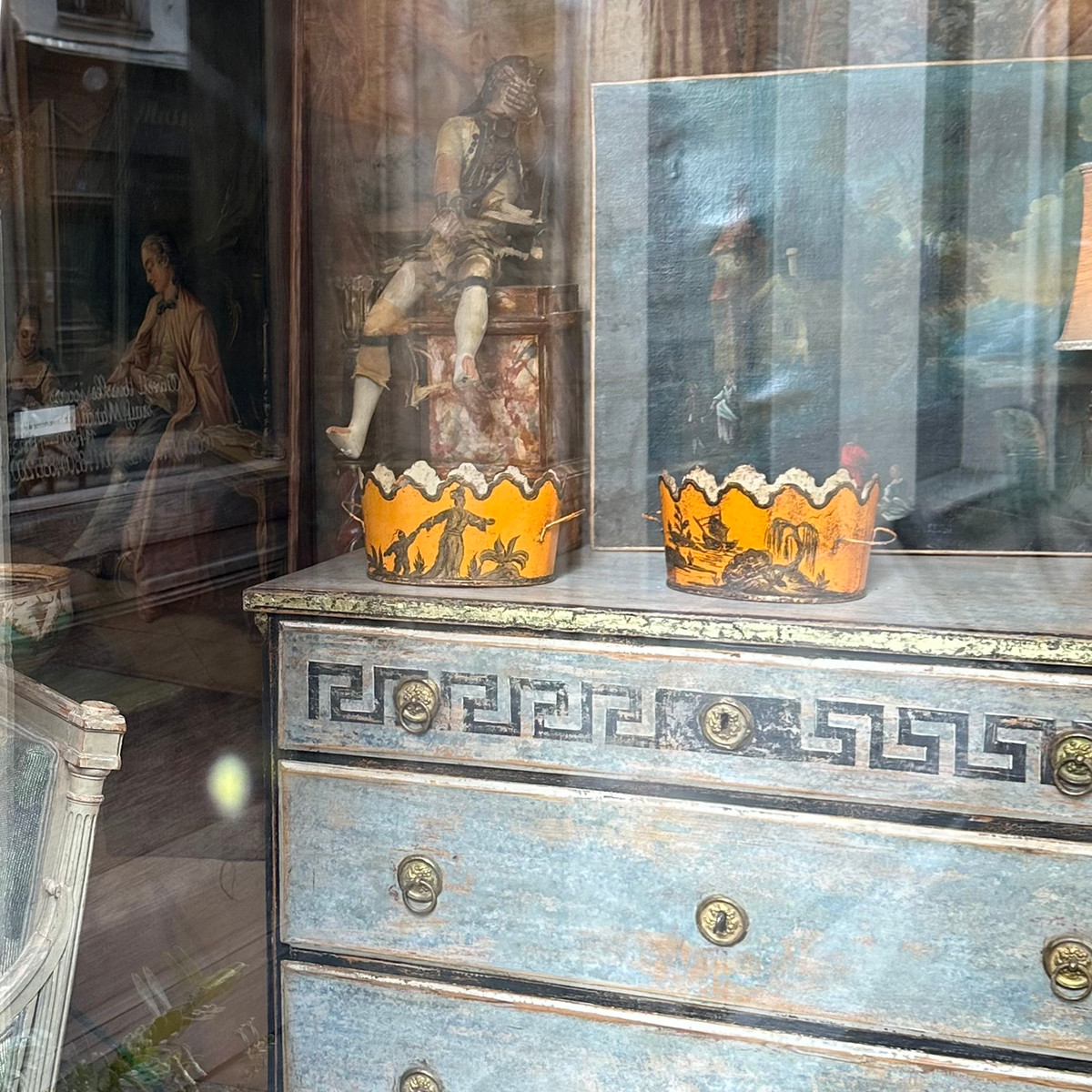 Patina, Imperfection And Character at Rue Saint-Paul
Many visitors come searching for antiques, but often leave with something less expected — a lamp, a painting or a piece with a story attached to it.