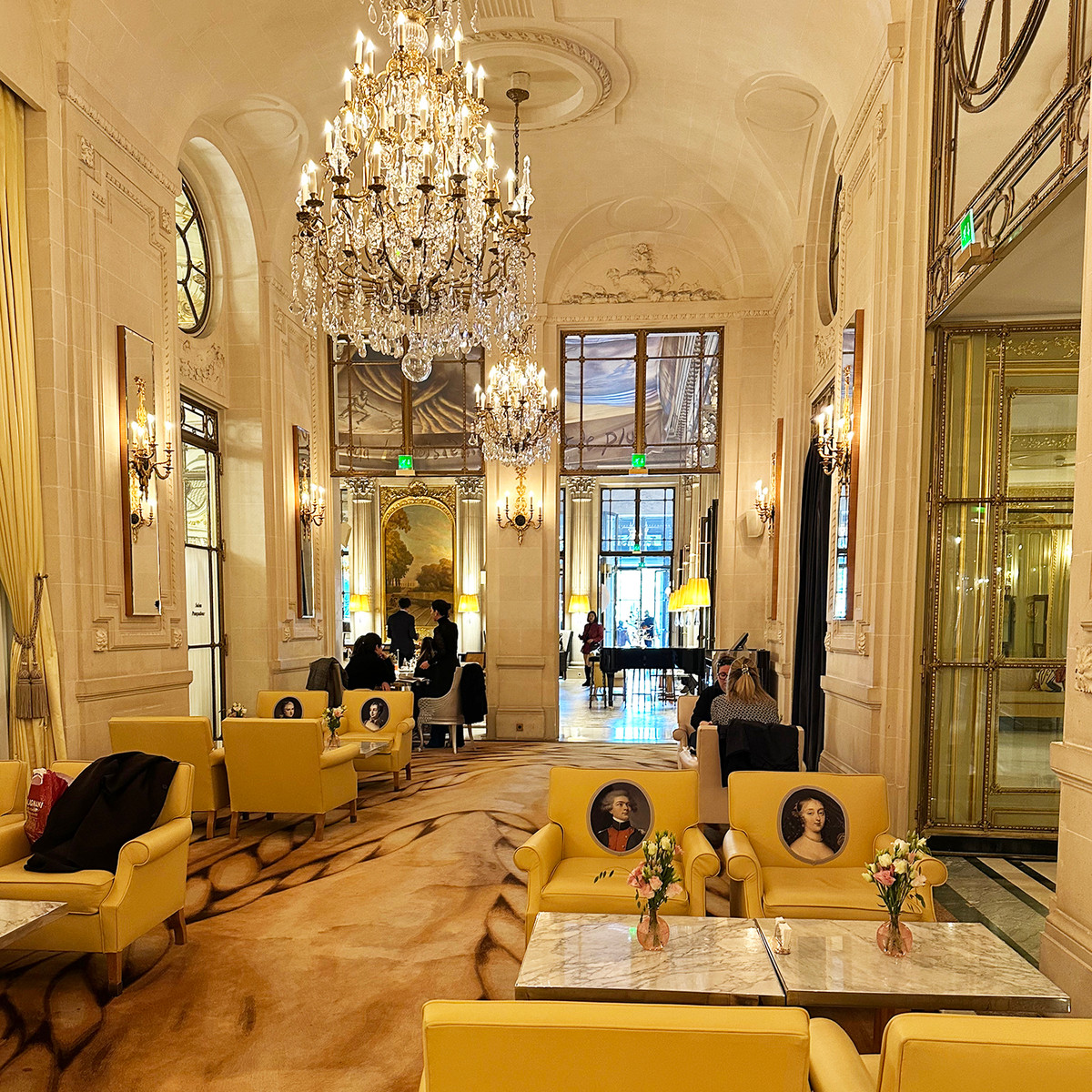 Le Meurice | Palace Heritage & Artistic Refinement
Across from the Tuileries Garden, Le Meurice unites 18th-century grandeur with modern Parisian sophistication. From Restaurant le Meurice Alain Ducasse to the elegant Spa Valmont, each space radiates calm and artistry. Steps from Rue Saint-Honoré, Angelina Paris, and the Louvre, this legendary palace embodies the essence of timeless luxury — curated by TLC Paris Concierge.