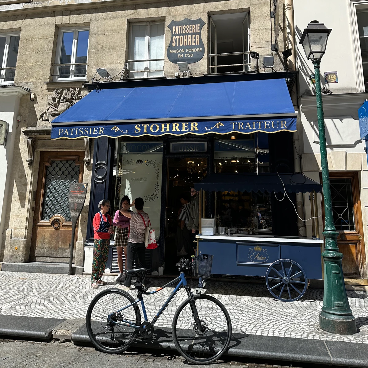 As the oldest pâtisserie in Paris, Stohrer is a living treasure of French pastry heritage. Established in 1730, this historic boutique on Rue Montorgueil continues to enchant with its exquisite creations—flaky éclairs, delicate baba au rhum, and beautifully glazed fruit tarts. Every detail reflects centuries of savoir-faire and elegance. For a true taste of Parisian tradition, TLC Paris recommends a stop at Stohrer, where history and indulgence meet in every bite.