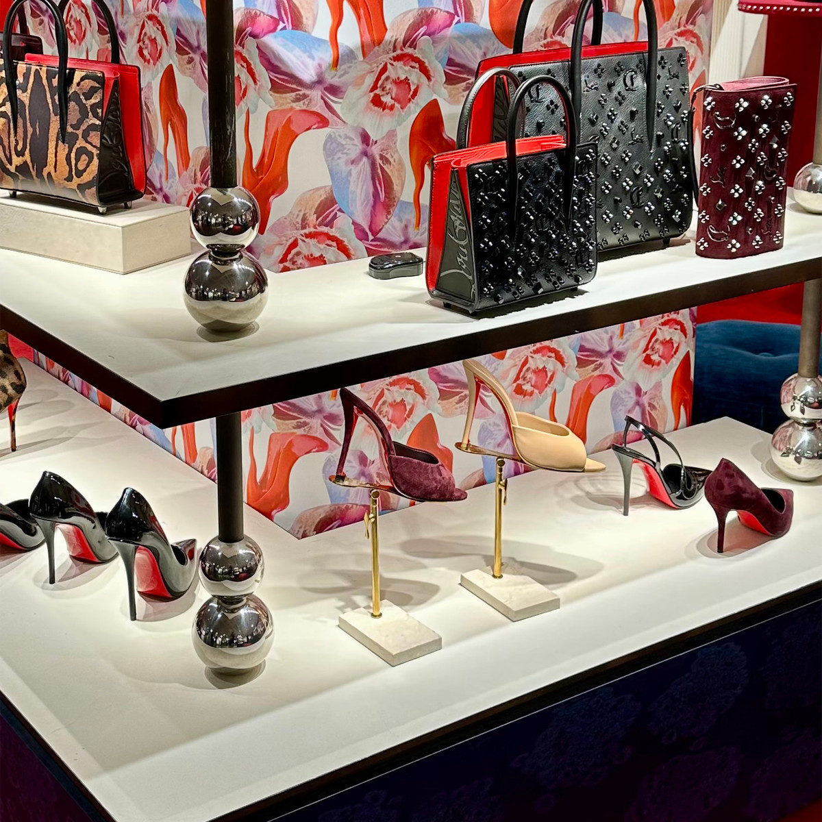 Christian Louboutin at Galeries Lafayette Paris Haussmann
A signature world of sculptural heels, bold prints & unmistakable red soles—where every detail feels intentional.