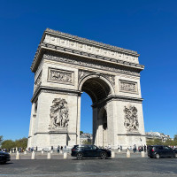 Arc de Triomphe Paris – Historic Monument & Champs-Élysées Views
