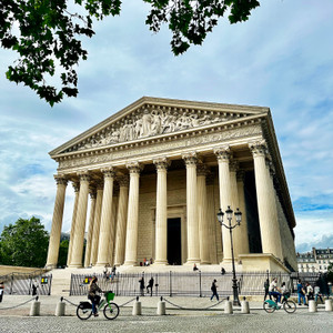 Place de la Madeleine
Parisian elegance at the crossroads of culture & commerce - TLC PARIS