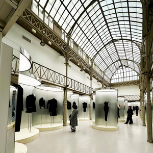 Fondation Azzedine Alaïa — Fashion, Architecture & Contemporary Exhibitions
Step inside the foundation's striking exhibition hall, where rotating fashion, photography, design, and contemporary art exhibitions unfold beneath a historic glass roof. The space reflects Alaïa's passion for craftsmanship, creativity, and cultural dialogue.