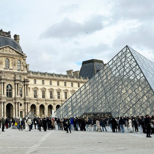 Discover the Musée du Louvre — home to iconic masterpieces and timeless art that define Paris’s rich history. Let TLC Paris Concierge guide you through this world-renowned museum for an unforgettable cultural journey.