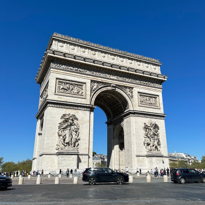 Arc de Triomphe Paris – Historic Monument & Champs-Élysées Views