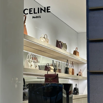 Minimalism Behind the Glass
Celine's restrained interiors and sculptural displays reflect a quieter side of Paris luxury — one built on craftsmanship, proportion and timeless materials rather than spectacle.
