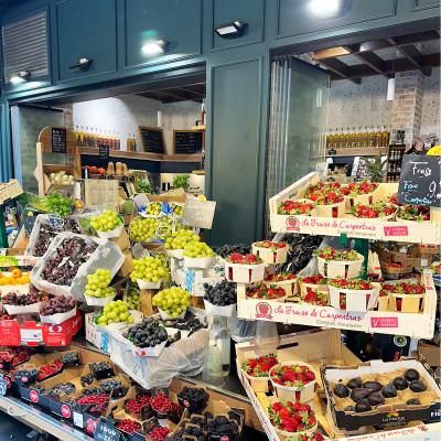 Colorful displays of seasonal fruit, vegetables and regional specialties reflect the market's everyday charm. It's the perfect place to browse, picnic or gather fresh ingredients like a true Parisian.