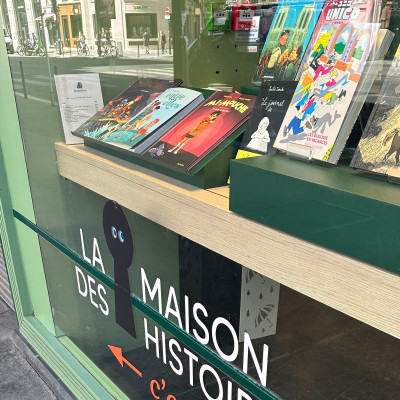 Independent bookstores and cultural spaces add character to Rue de Sèvres, balancing fashion, design, and Parisian history.