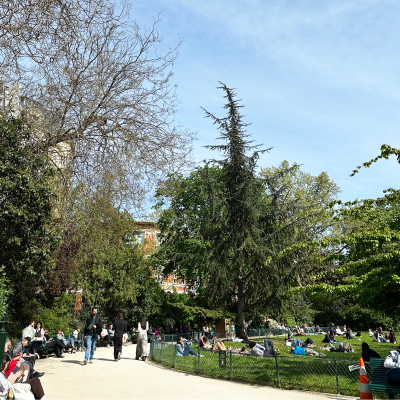 A peaceful green oasis tucked between the lively streets of the Marais, where shaded paths, flowerbeds and quiet benches offer a welcome break from the city's energy.