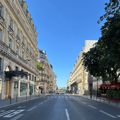 Rue du Louvre is a broad Parisian boulevard linking the Louvre district with Les Halles, lined with elegant Haussmann buildings, cafés, hotels and historic landmarks.