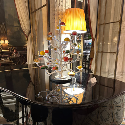 Art meets indulgence.
A surreal detail in the heart of Le Meurice.
