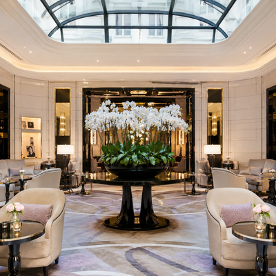 Park Hyatt Paris – Vendôme | Modern Refinement by Place Vendôme
Moments from Rue Saint-Honoré and Place Vendôme, Park Hyatt Paris reflects understated luxury and impeccable style. Guests enjoy the serene Le Spa, Michelin-starred Pur’ – Jean-François Rouquette, and proximity to Cartier, Chanel, and Bulgari. A discreet retreat for business, fashion, and leisure — curated by TLC Paris Concierge.
