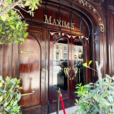 Behind these historic doors awaits one of Paris' most legendary Belle Époque dining rooms.