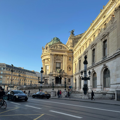 Opéra Garnier in full light, defining the elegance of the city.