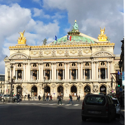 Avenue de l’Opéra connects the Palais Royal to the Opéra Garnier, offering one of the most elegant boulevard views in central Paris.
