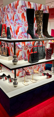 Christian Louboutin at Galeries Lafayette Paris Haussmann
A signature world of sculptural heels, bold prints & unmistakable red soles—where every detail feels intentional.