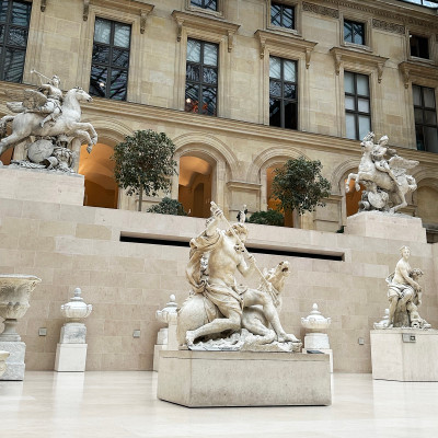 Cour Marly sculptures
Monumental sculptures beneath the Louvre’s glass courtyards. Captured by TLC Paris.