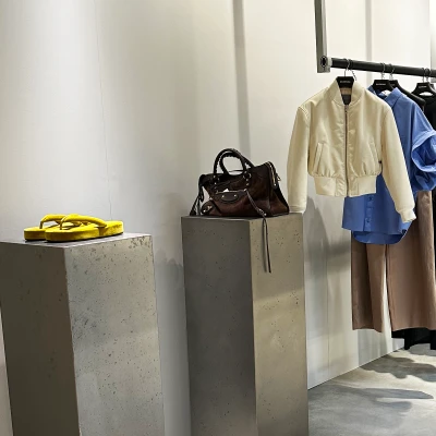 Balenciaga shoes redefine movement — sculptural heels, sleek boots, comfortable edgy sandals & futuristic sneakers born from Parisian energy. Along Avenue Montaigne & Rue Saint-Honoré, each step becomes design in motion. Bold, architectural, and unmistakably modern — this is Paris walking to Balenciaga’s rhythm.