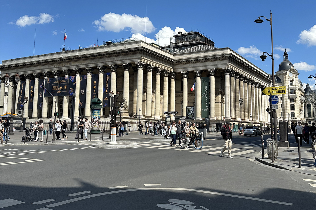 Behind its monumental colonnaded façade, the Bourse de Commerce has been transformed into one of Paris's most remarkable contemporary art destinations, bringing together historic architecture and cutting-edge exhibitions.