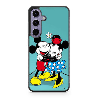 Minnie And Mickey Hugging Samsung Galaxy S24 Case
