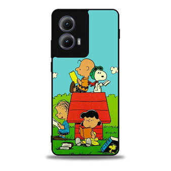 Snoopy Reading Motorola Moto Edge Case