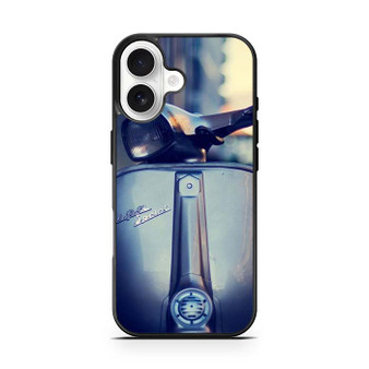 Vespa Old But Gold iPhone 17 Case