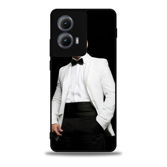 Pitbull in White Motorola Moto Edge Case