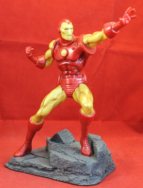 Avengers-8" Statue Avengers & Adversaries - Iron Man