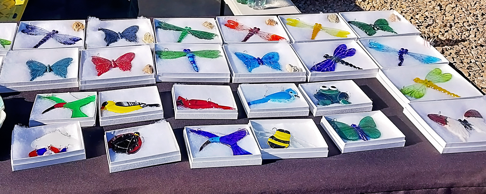 desert-art-glass-gift-box-display.png
