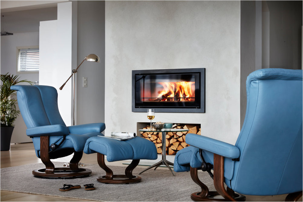 Medium Ekornes Stressless Piano Recliner with Ottoman- Classic Base