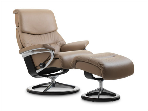 Stressless Capri Signature Recliner shown in Funghi Paloma Leather. Stressless Capri Signature Recliner shown in Funghi Paloma Leather.