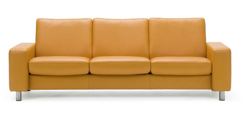 Clementine Paloma looks sharp on a Pause Sofa by Ekornes. Clementine Paloma looks sharp on a Pause Sofa by Ekornes.