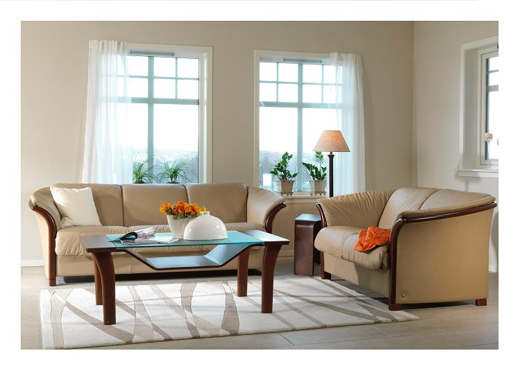 Ekornes Manhattan Loveseat- Ships Stress-free