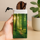 <p>A carrying case made of microfibre material to carry and clean sun and reading glasses. The microfibre material will protect against scratching the surfaces and can be used to safely clean off excess dust and dirt.</p>
