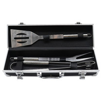 <p>This BBQ set comes in a matte silver aluminium case with a black inlay top and a matte silver printing plate. Inside, you’ll find a 3-piece stainless steel set with a fork, spatula, and tongs, all neatly packed in a white box.</p>
