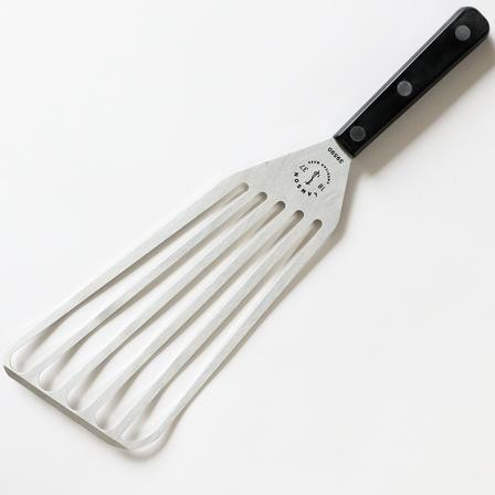 Lamson, 4" x 9" Jumbo Chef’s Slotted Turner Right Handed, POM Handle