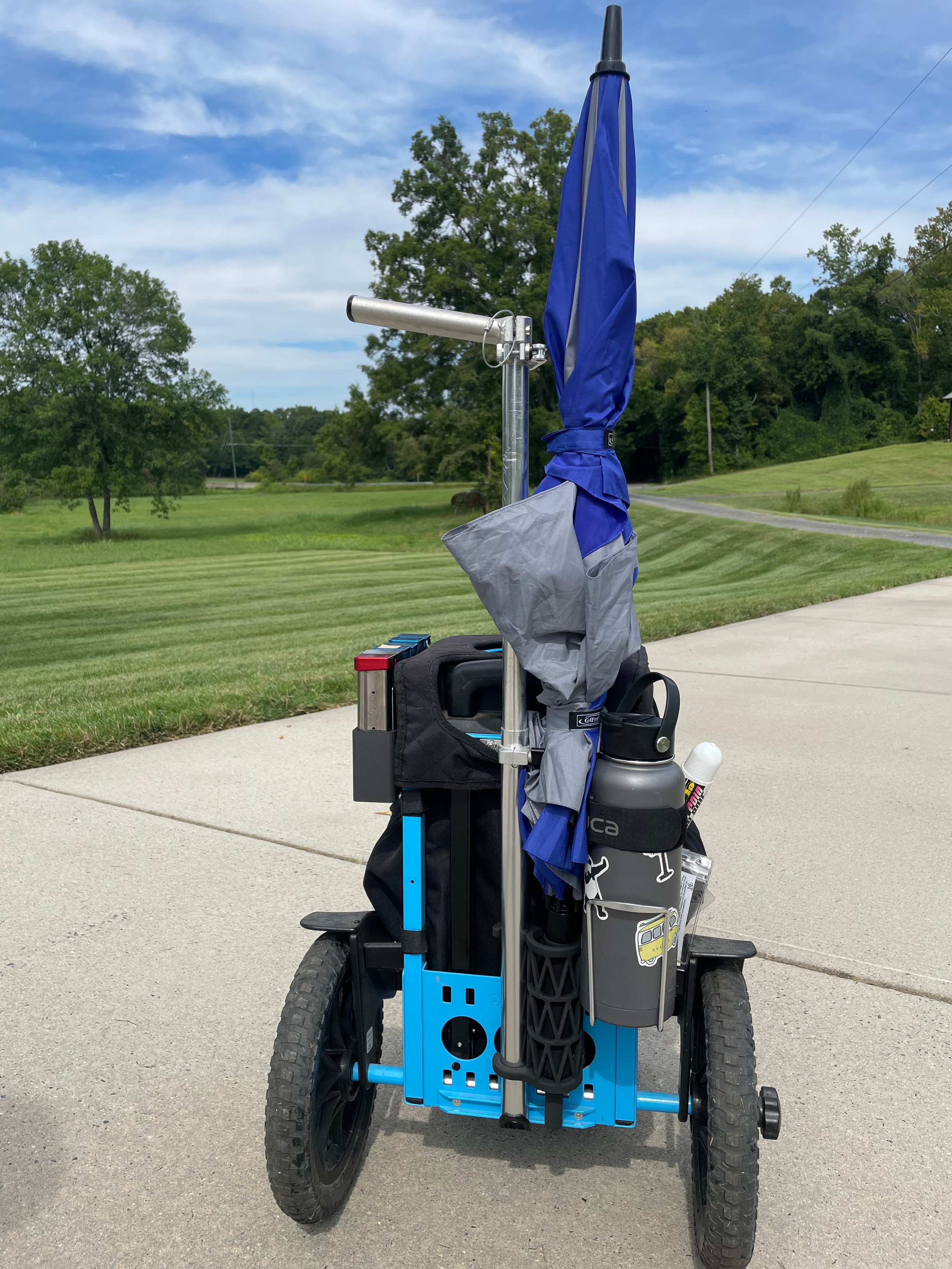 umbrella holder bracket bucket range cart Zuca