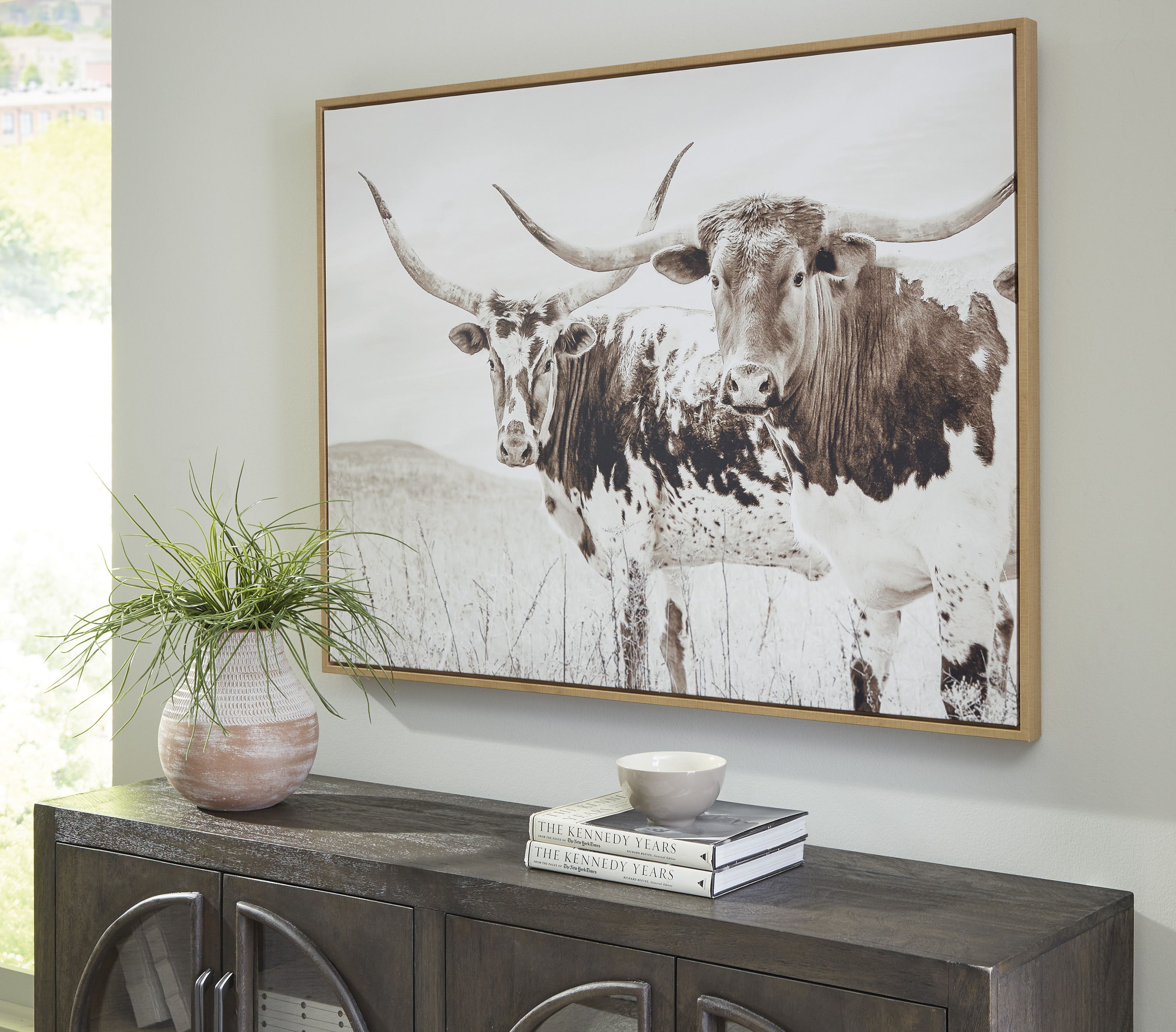 Bringing Nature Home: Real Plants as Interior Decor – Tips from Pallucci Furniture