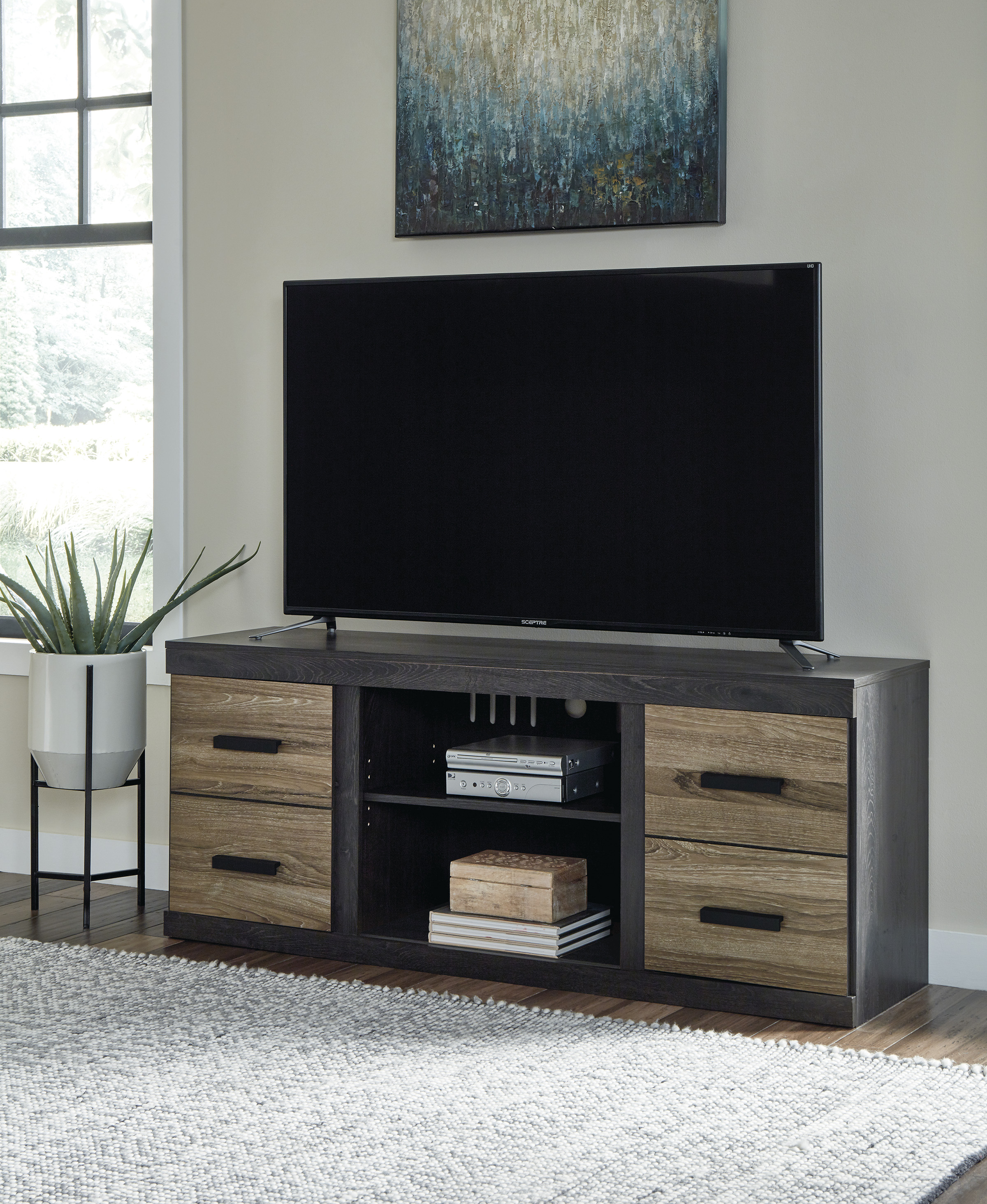 Moving and looking to minimalize how you live? Here's how.