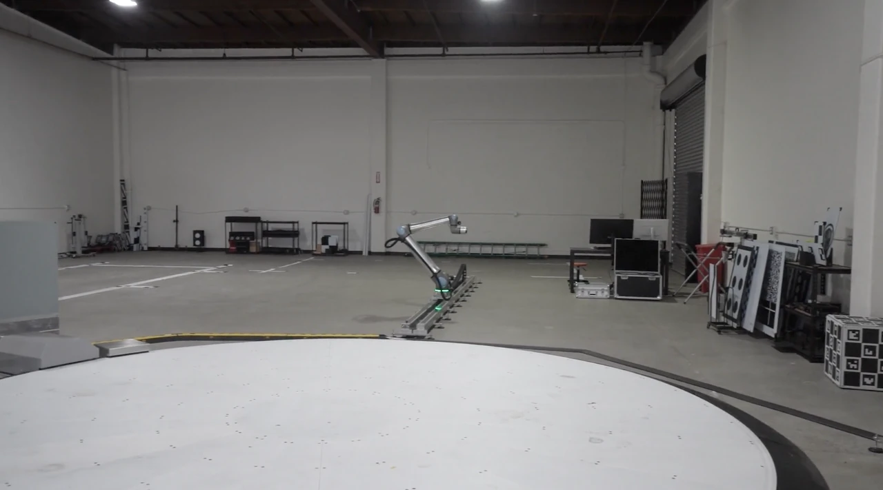 Kinetic Automation open calibration space with automated turntable