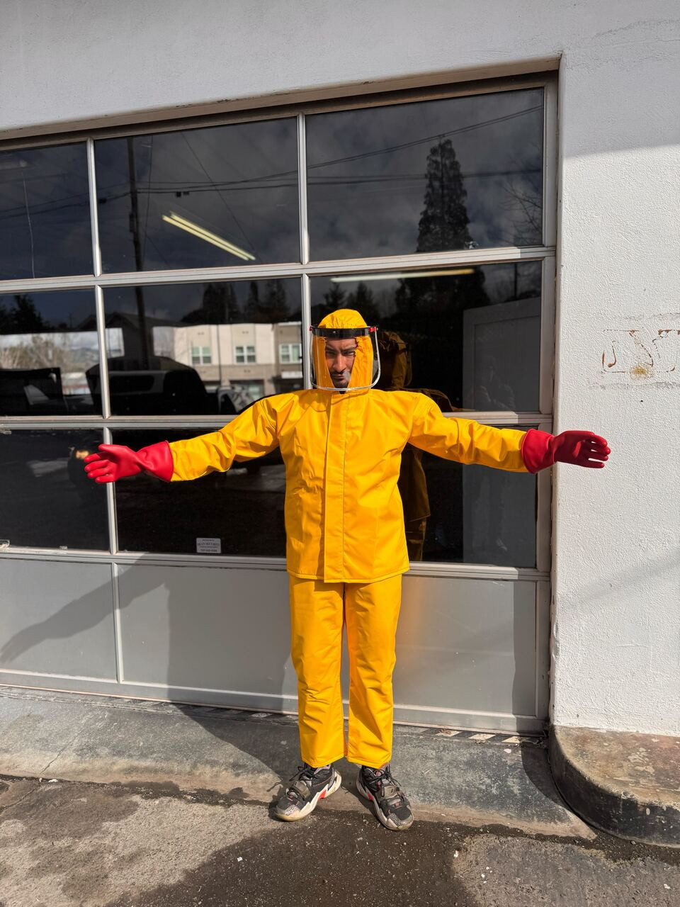 High-voltage Insulated Suit for EV/Hybrid Repairs
