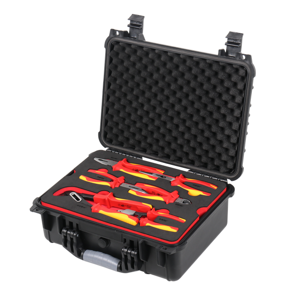 The entire insulated toolkit comes with a carrying case