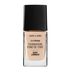 Wet N Wild Photo Focus Foundation Dewy Soft Ivory 28ml Wet N Wild Photo Focus Foundation Dewy Soft Ivory 28ml