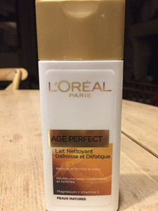 L'Oréal Paris Age Perfect Reinigungsmilch 200 ml L'Oréal Paris Age Perfect Reinigungsmilch 200 ml