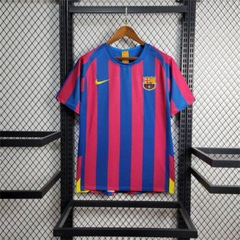 Retro F.C. Barcelona 05/06 Home Jersey