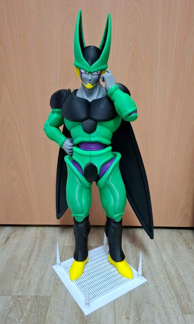 30" Perfect cell from Dragonball z no spots massive 2ft 6in might be in 2 halls you glue