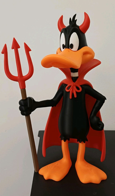 15" Devil Daffy Duck you have to glue pitchfork in due to shipping 6 walls
