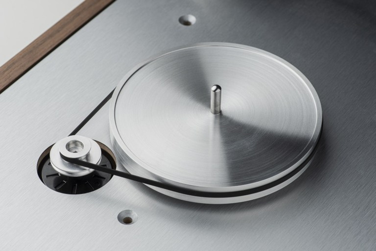 Pro-Ject The Classic Evo Turntable with Ortofon 2M Silver Cartridge