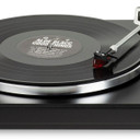 REKKORD Ortofon 2M Red Cartridge with 33, 45 and 78 RPM Advanced Automatic Sub-chassis Turntable. Fixed Phono RCA Output. Vibration-damped Wooden Sub-chassis. Black Colour. 